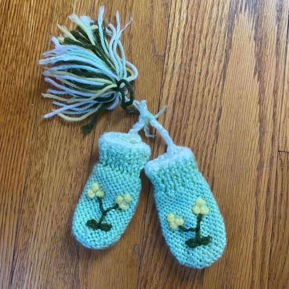 Handmade Crocheted Knotted Floral Flower Embroidered Baby Mittens